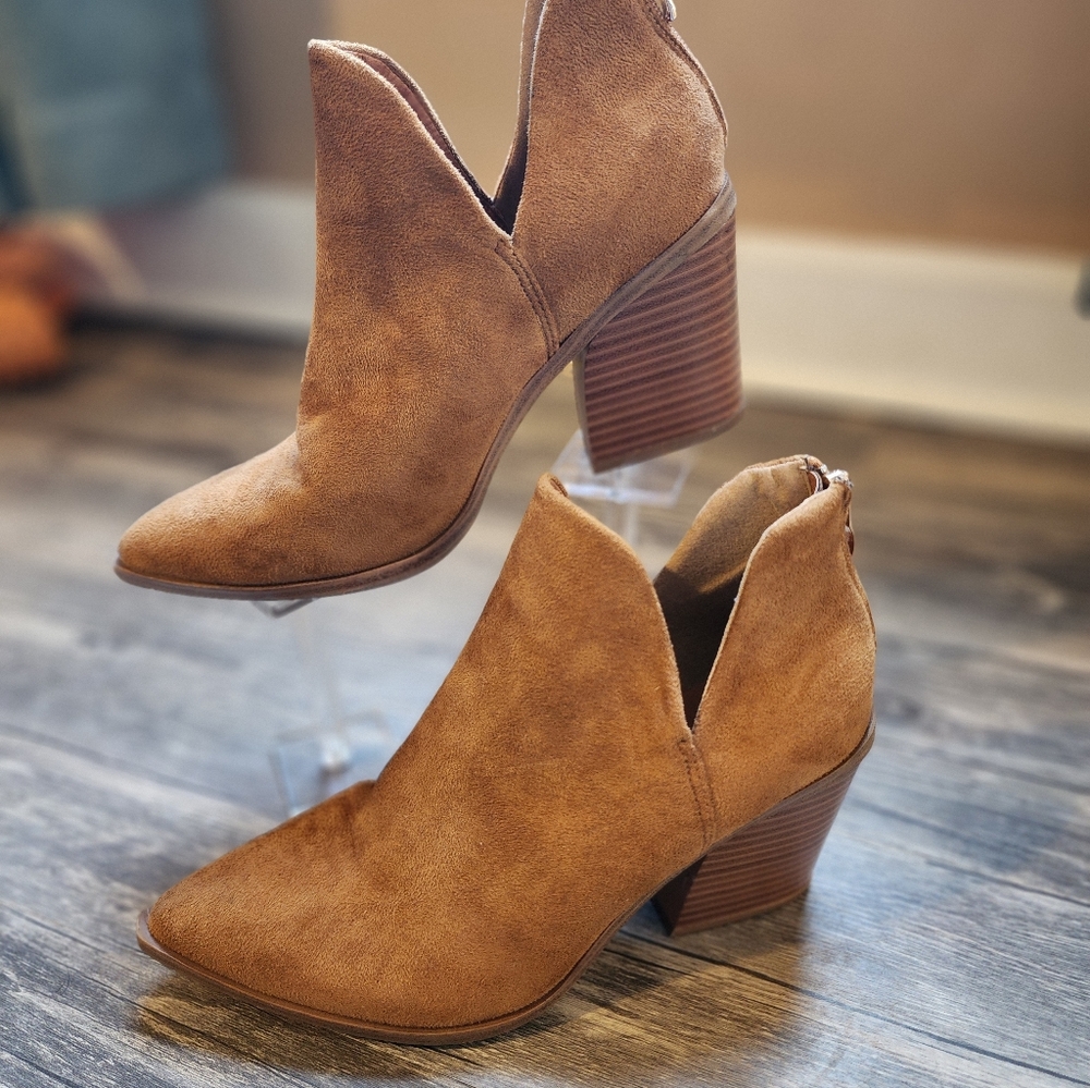 Chic Tan Ankle Booties